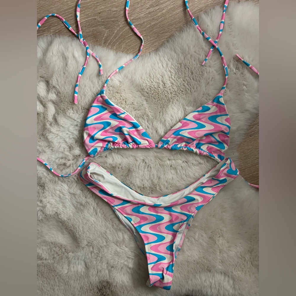 Frankie’s Bikinis x Wildflower bikini size M